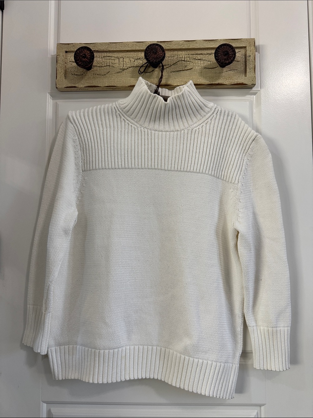 White Ribbed Mock Turtleneck Women’s Sweater Estimated Size M